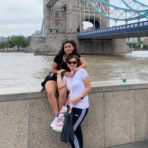 Meet your Posher, Gloria